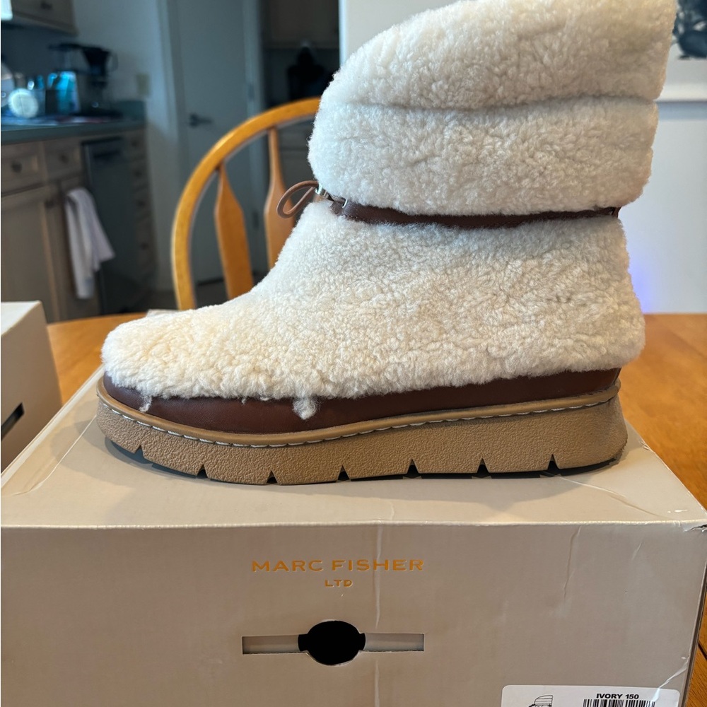 Marc Fisher Women's Cream and Brown Boots